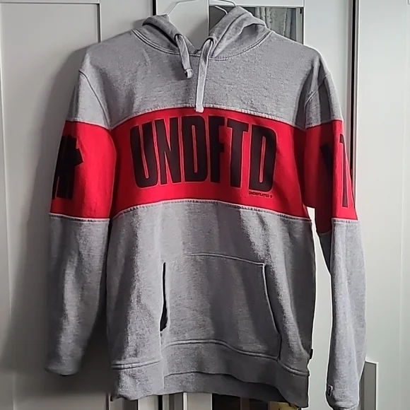 Shirt Undefeated Hoodie Sizing Undefeated Clothing Silver